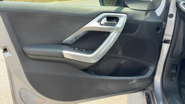 Peugeot 2008 image 2