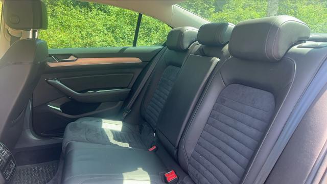 Volkswagen Passat image 8