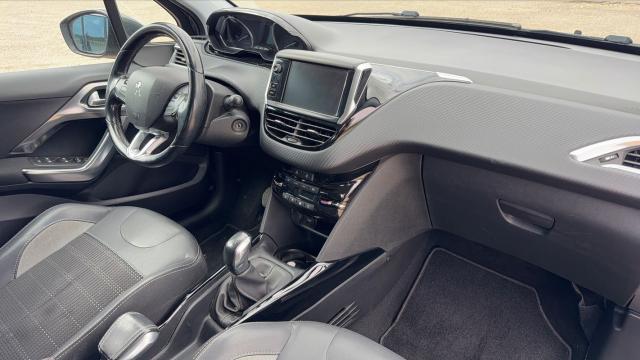 Peugeot 2008 image 7