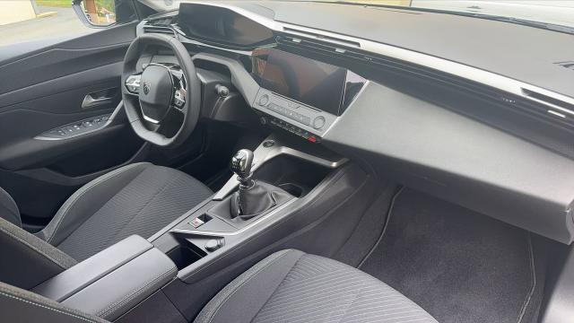 Peugeot 308 image 2