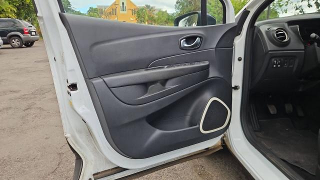 Renault Captur image 2