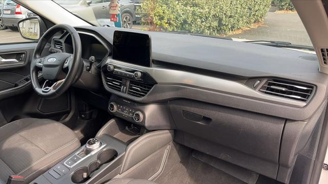 Ford Kuga image 5