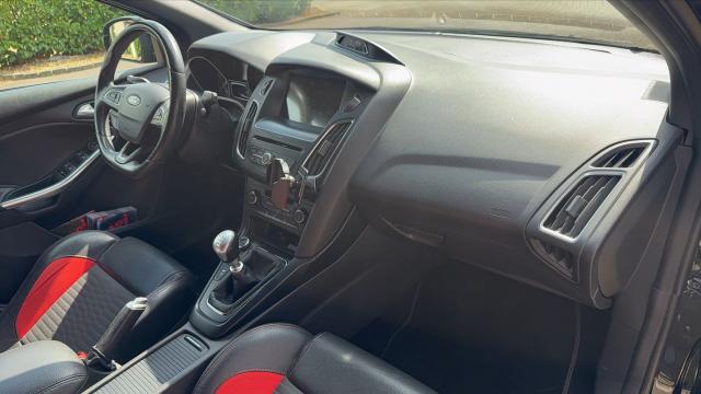 Ford Focus image 9
