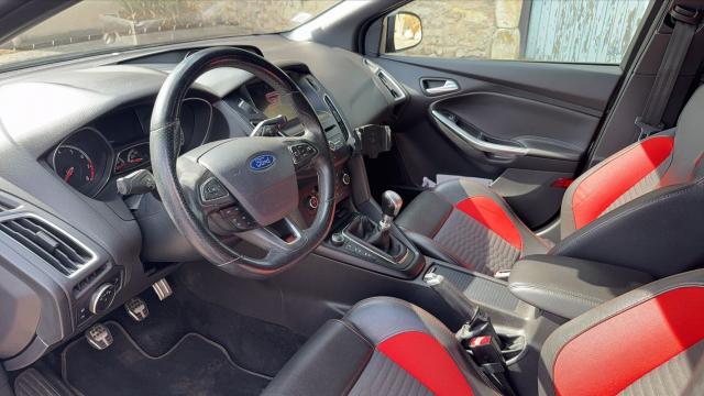 Ford Focus image 6