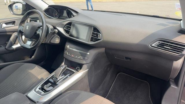 Peugeot 308 image 1