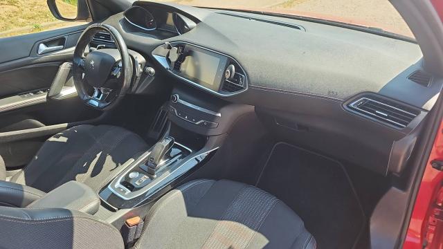 Peugeot 308 image 2