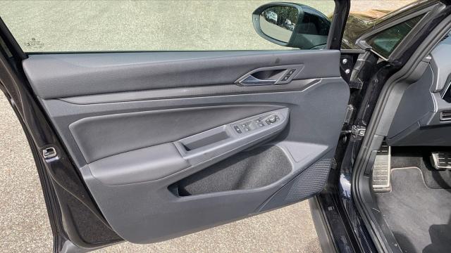 Volkswagen Golf image 8