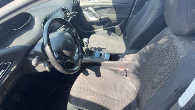 Peugeot 308 image 1