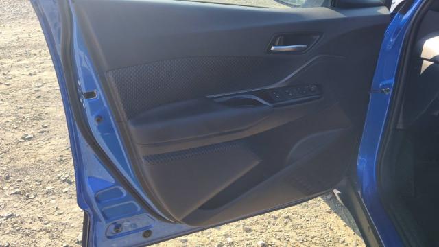 Toyota C-Hr image 6