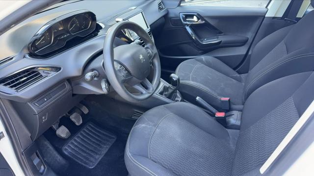 Peugeot 208 image 1