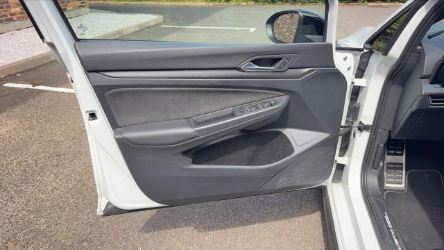 Volkswagen Golf image 4