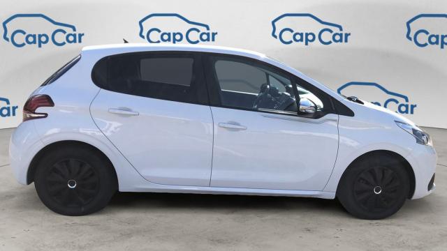 Peugeot 208 image 9