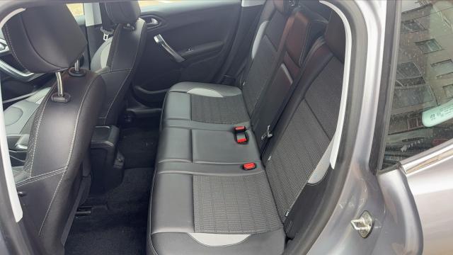Peugeot 2008 image 2