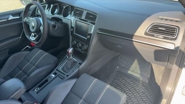 Volkswagen Golf image 7