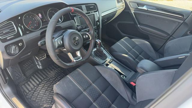 Volkswagen Golf image 9