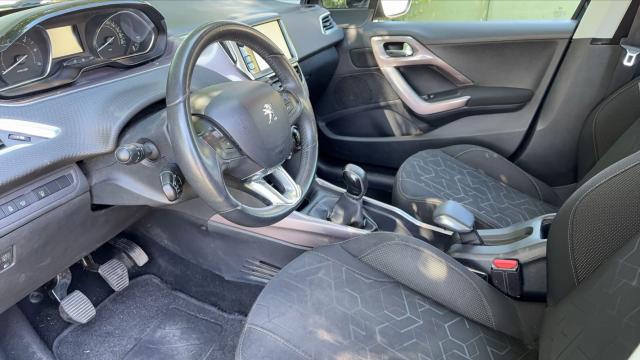 Peugeot 2008 image 8