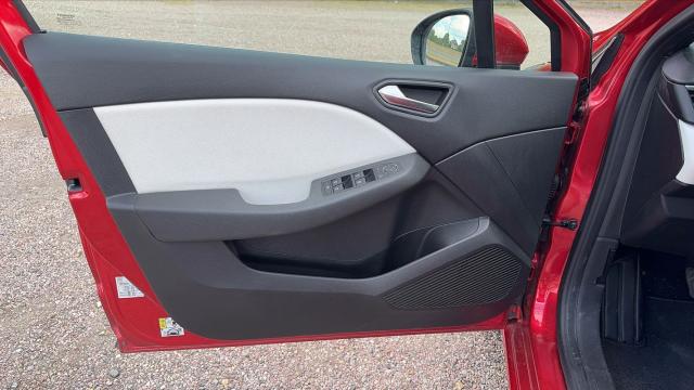Renault Clio image 2