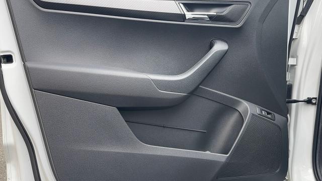 Skoda Karoq image 8