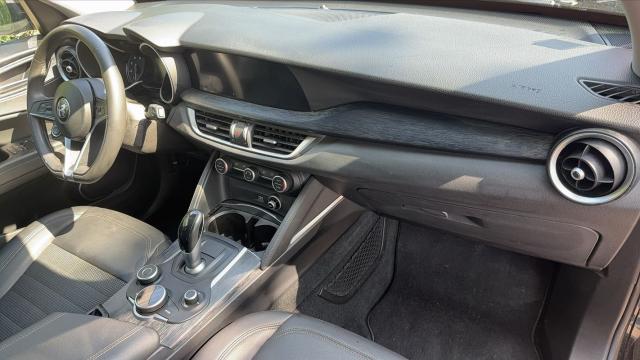 Alfa Romeo Stelvio image 4