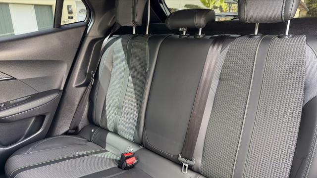 Peugeot 2008 image 2