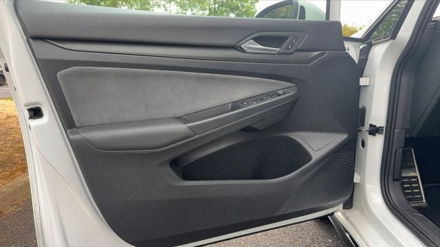 Volkswagen Golf image 1