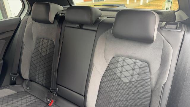 Volkswagen Golf image 9