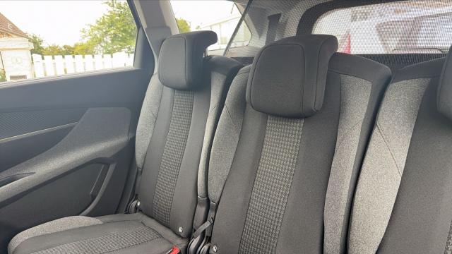 Peugeot 5008 image 9