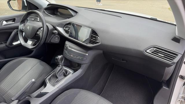 Peugeot 308 image 6
