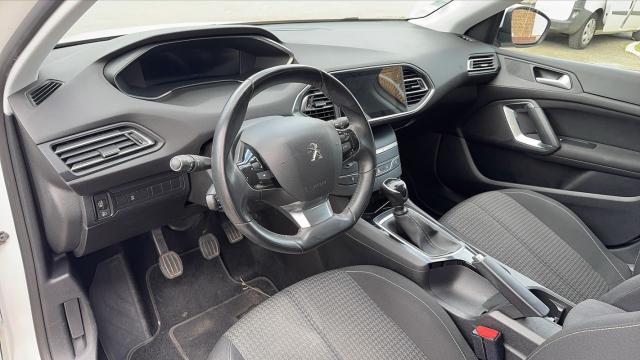 Peugeot 308 image 2