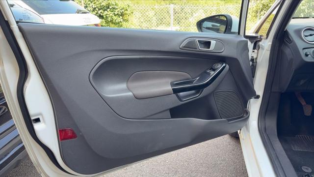 Ford Fiesta image 7