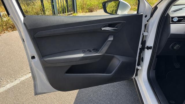 Seat Arona image 2