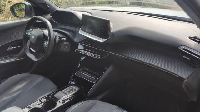 Peugeot 2008 image 8