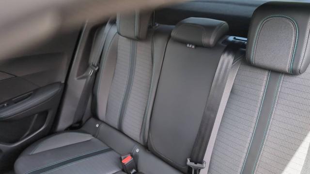 Peugeot 2008 image 2