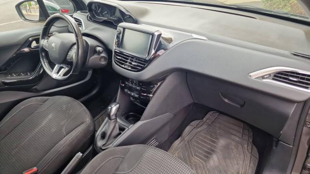 Peugeot 208 image 3