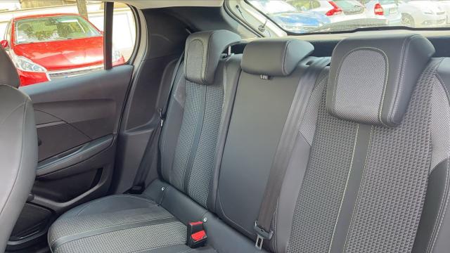 Peugeot 208 image 3