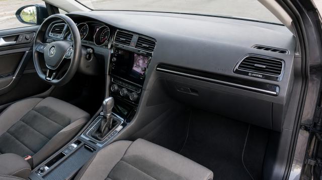 Volkswagen Golf image 8