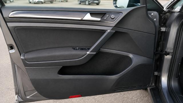 Volkswagen Golf image 6