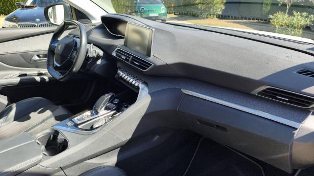 Peugeot 3008 image 8
