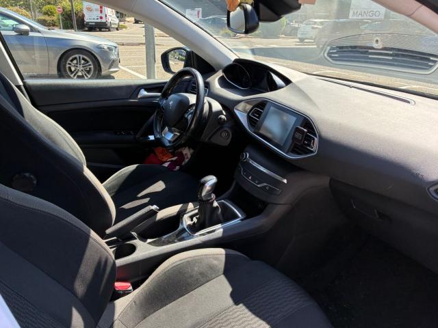Peugeot 308 image 8