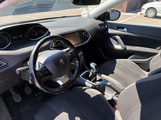 Peugeot 308 image 2