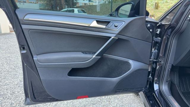 Volkswagen Golf image 4
