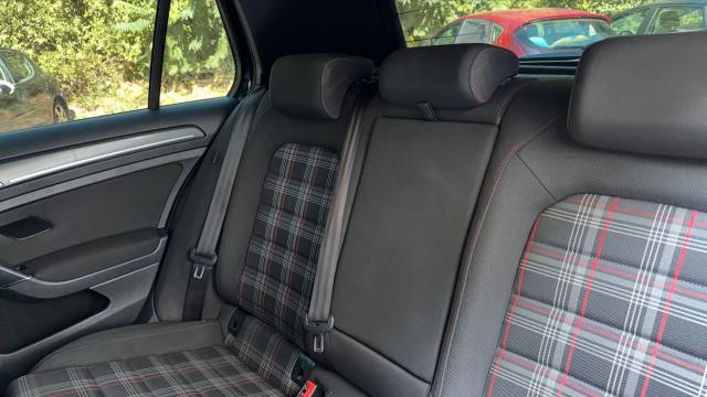Volkswagen Golf image 2