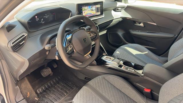 Peugeot 208 image 2