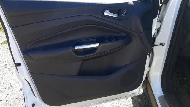 Ford Kuga image 9