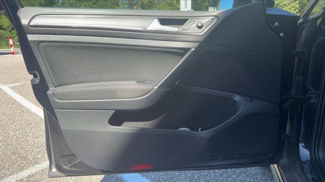 Volkswagen Golf image 6