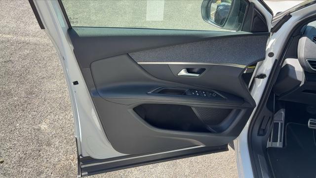 Peugeot 3008 image 6