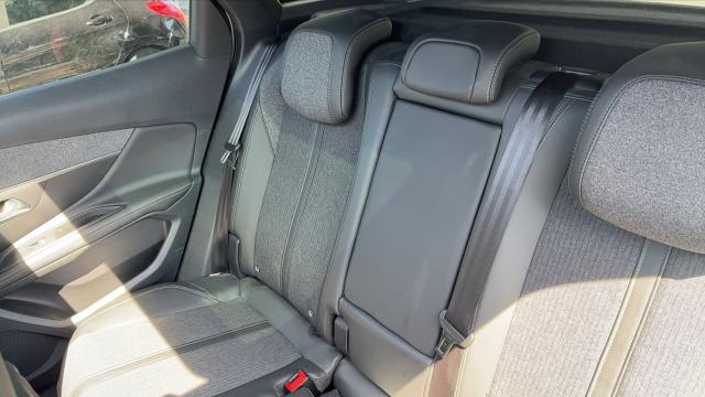 Peugeot 3008 image 9