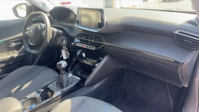 Peugeot 2008 image 8