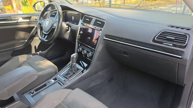 Volkswagen Golf image 8