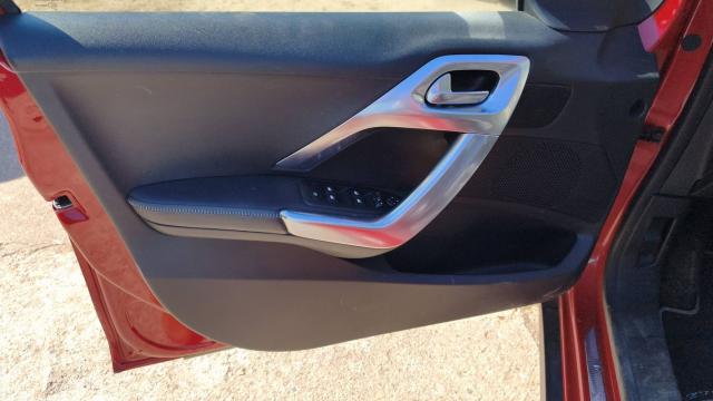 Peugeot 2008 image 9